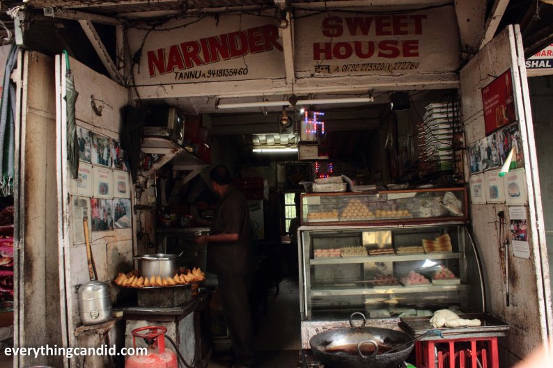Bun Samosa, Kasauli, Tannu Halwai, Khushwant Singh, Himanchal Pradesh, India, Samosa, Food, Street Food
