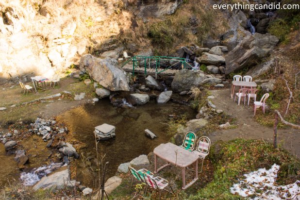 Cafe under Water 5 Km from Naggar: Best Maggi Point of the world!