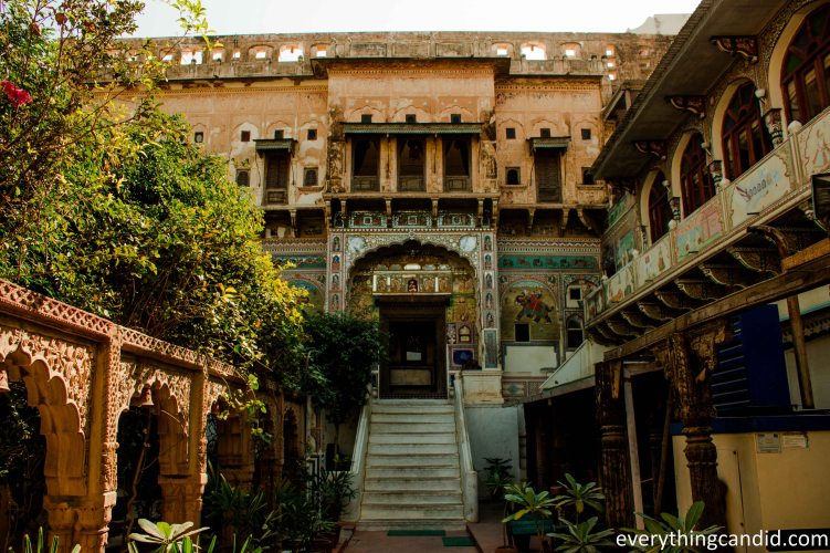 Mandawa haveli Built in 1890, now converted into Hotel.