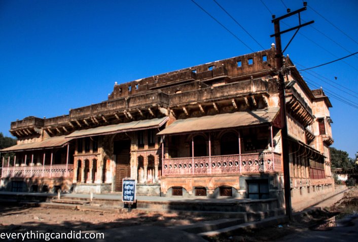 Hnuman Prasad Navtia Haveli in Fatehpur