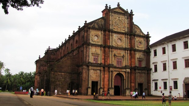 Old Goa - BEsilica of Bom Jesus - Wikimedia Common